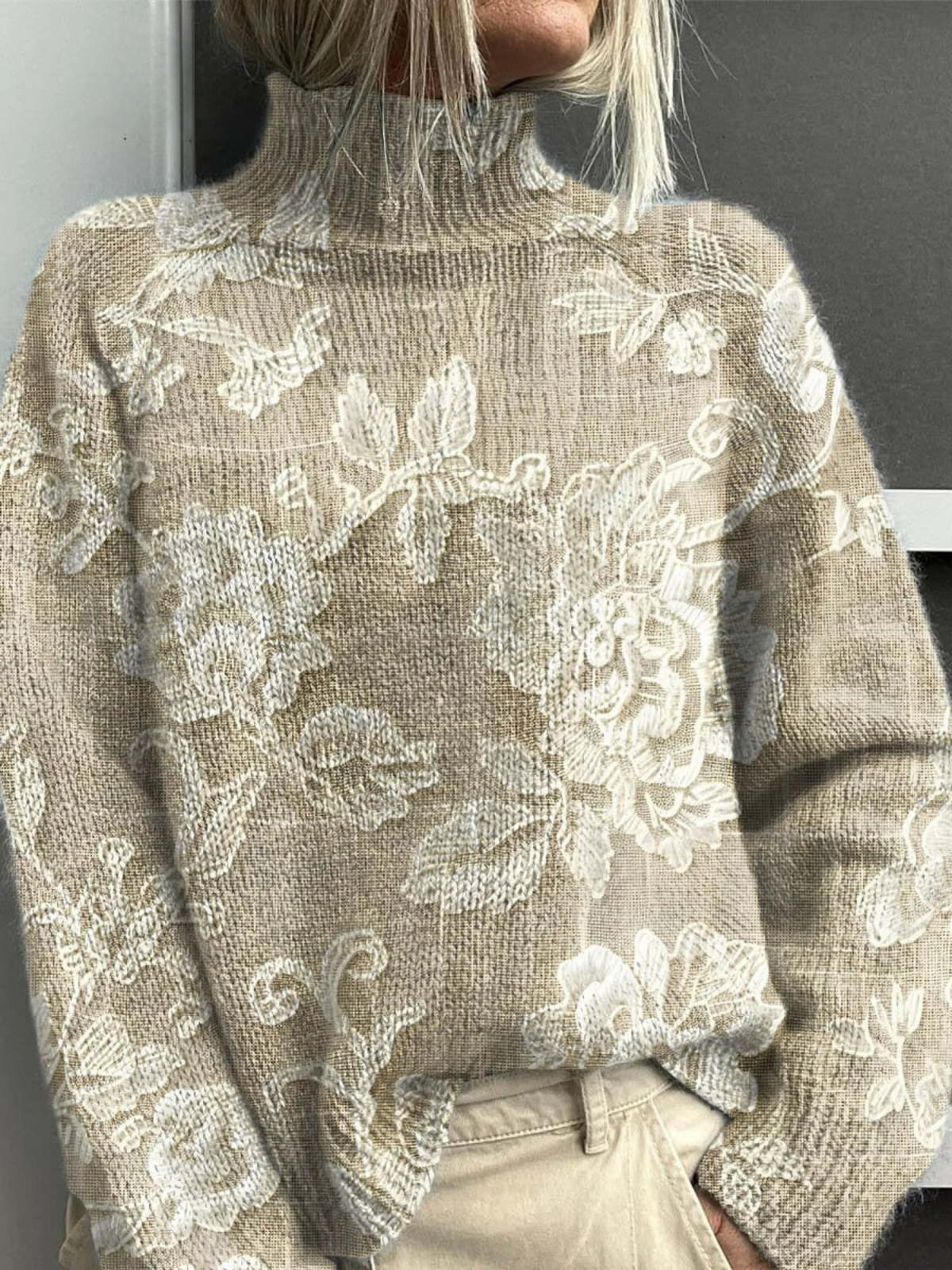 ALICIA | ZEITLOSER VINTAGE-ROLLKRAGENPULLOVER MIT BLUMENMUSTER