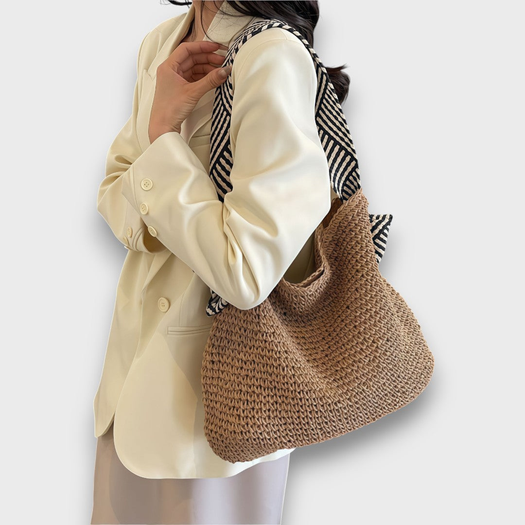 CAMILLA | BOHO-TASCHE MIT STRUKTUR UND STATEMENT-RIEMEN