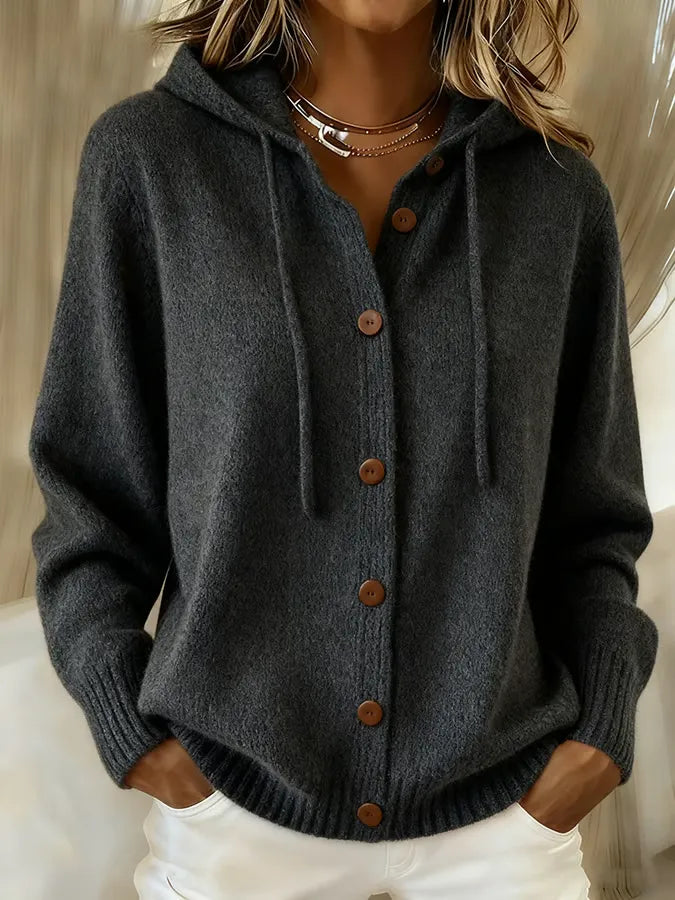 BRENDA | GEMÜTLICHE STRICKJACKE MIT KAPUZE UND KNÖPFEN