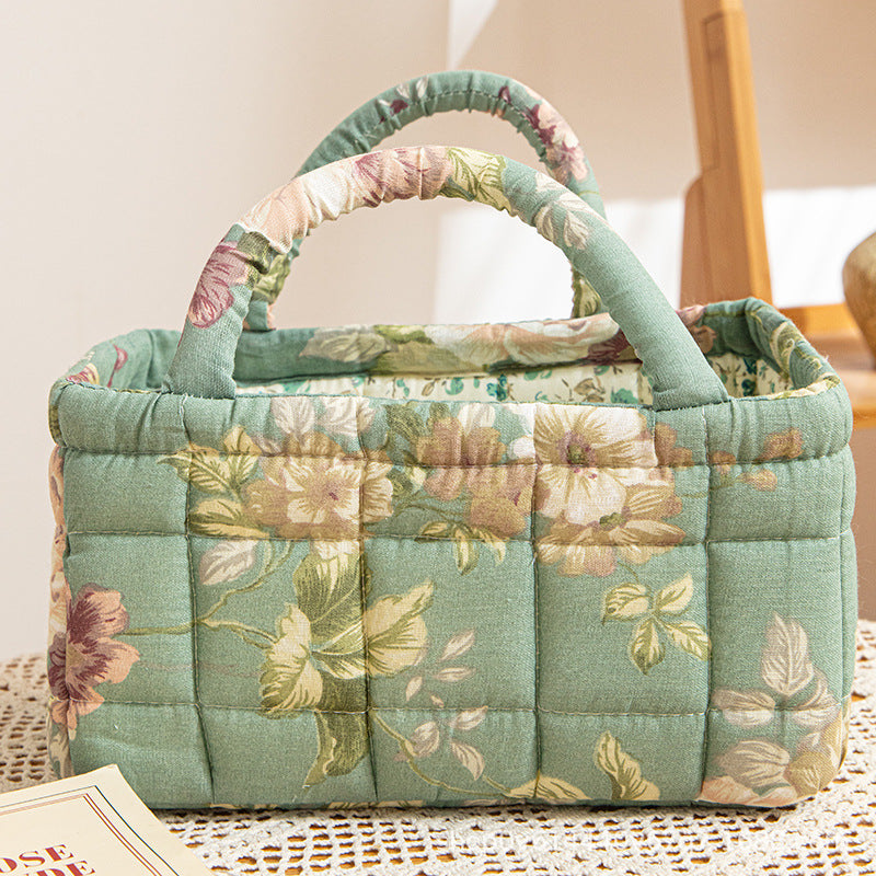 MEADOWLUNE | GESTEPPTER AUFBEWAHRUNGSKORB MIT SALBEI-BLUMENMUSTER