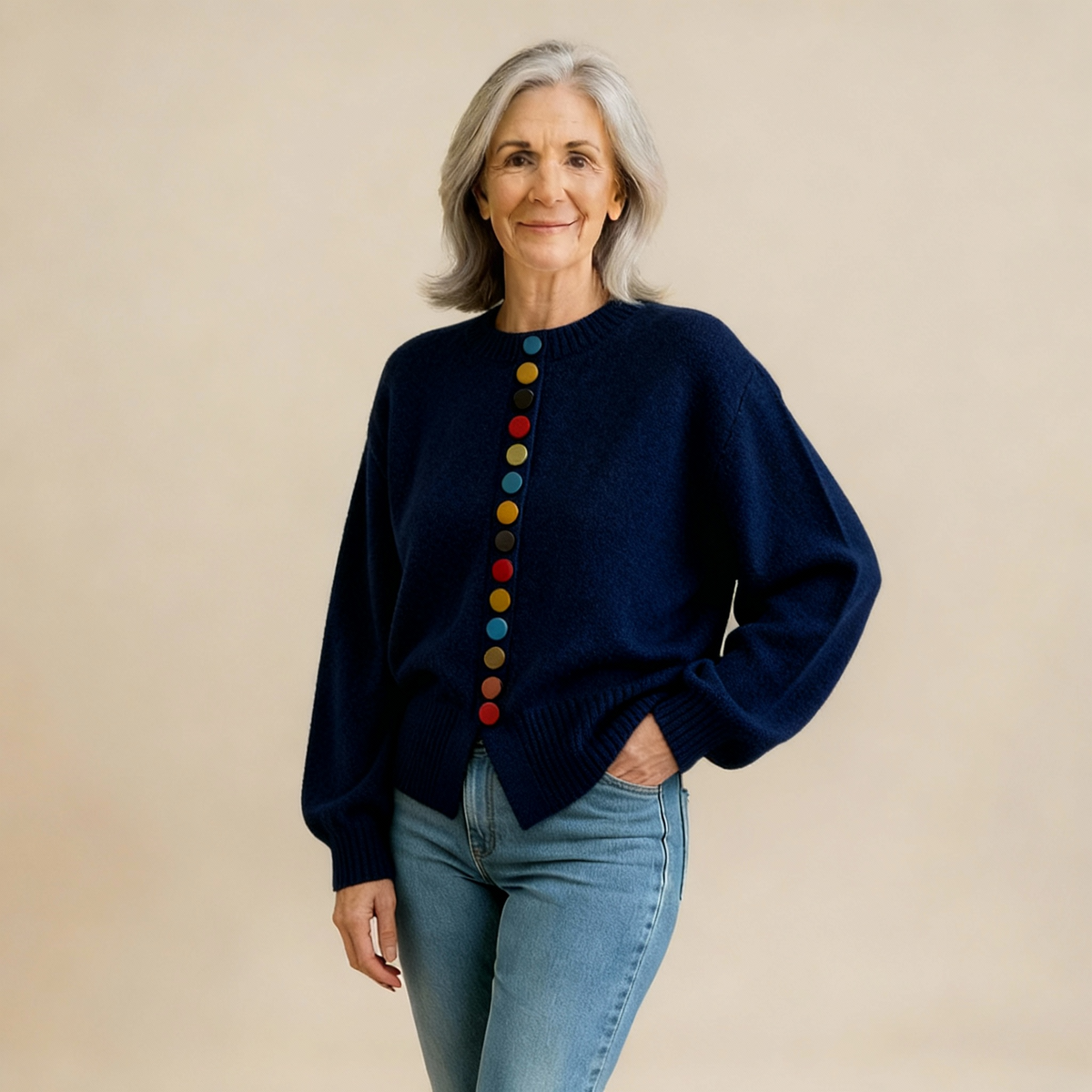 THE NOELLE | CARDIGAN MIT KNOPFAKZENTEN