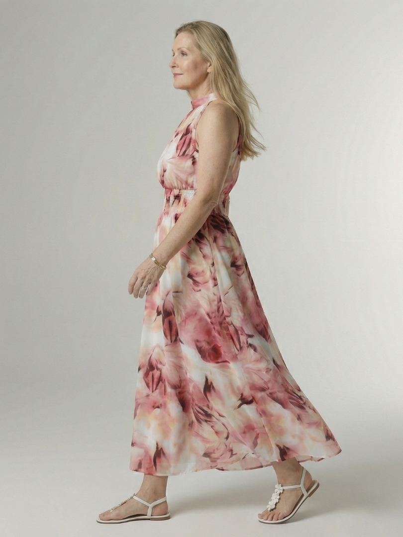 SYLIN | MIDI-KLEID MIT HALTERNECK-AUSSCHNITT UND RAFFUNG