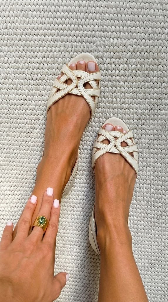 CAMILLA | ELEGANTE GEFLOCHTENE SANDALEN