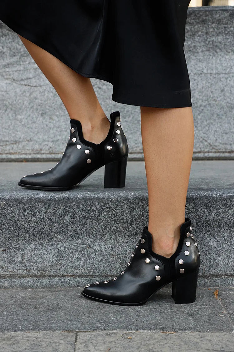 SUSAN | VIELSEITIGE BOOTS IM ROCK-STIL