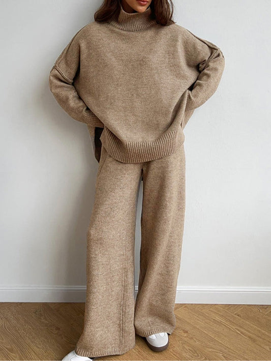AMELIA | LÄSSIGES SET AUS HOCHGESCHLOSSENEM, DICKEM STRICKPULLOVER