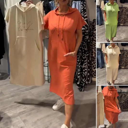 BEVERLEY | LÄSSIGES KURZARM-MIDIKLEID MIT KAPUZE UND TASCHE