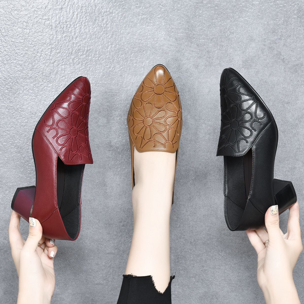 GWEND OLINA | PUMPS AUS VEGANEM LEDER MIT STICKEREI