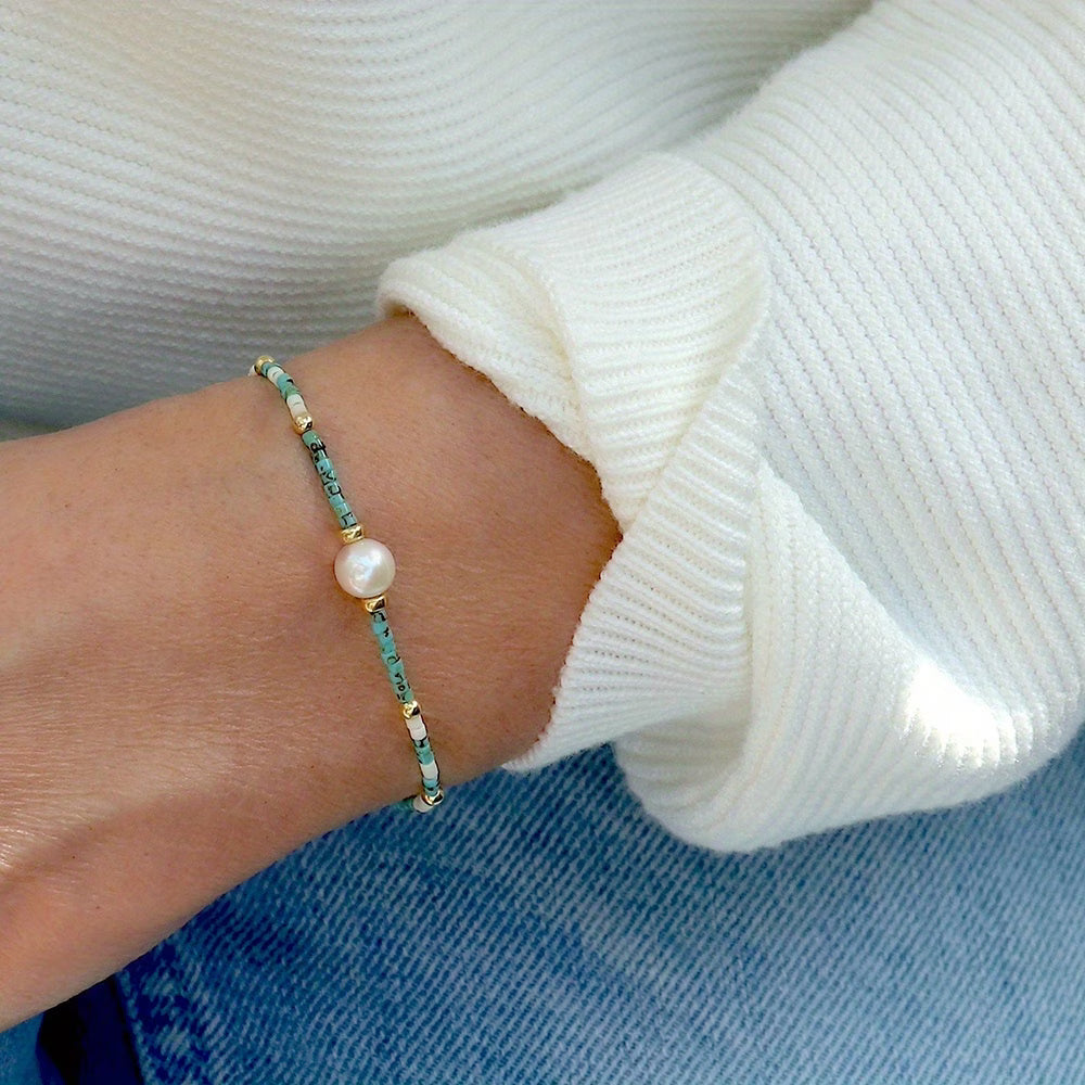 TESSA | MINIMALISTISCHES TÜRKIS- UND PERLENARMBAND