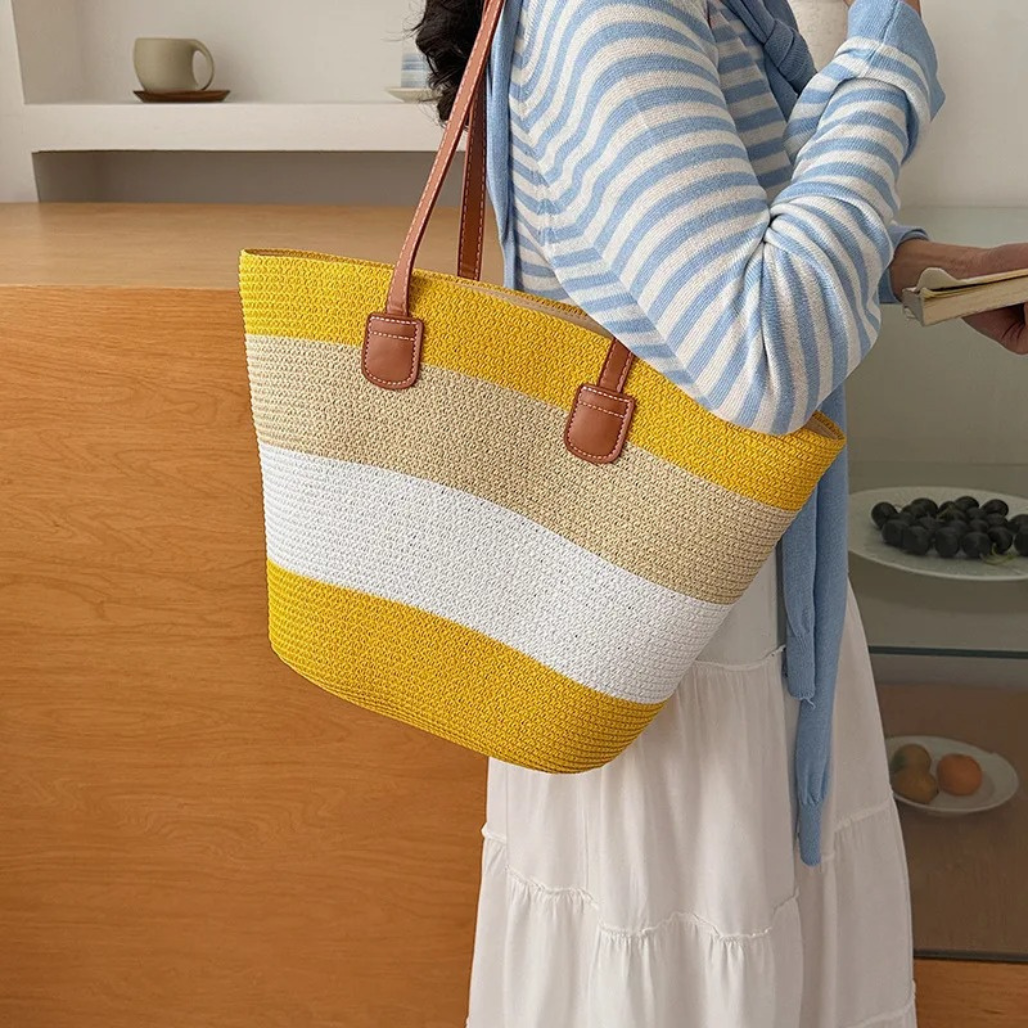 CORA | DIE FARBENFROHE TASCHE AUS GEFLOCHTENEM STROH