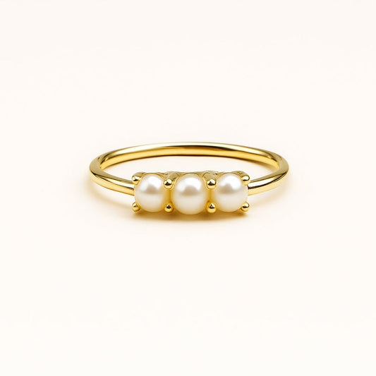 VALENTINA | GOLDENER RING MIT DREI PERLEN