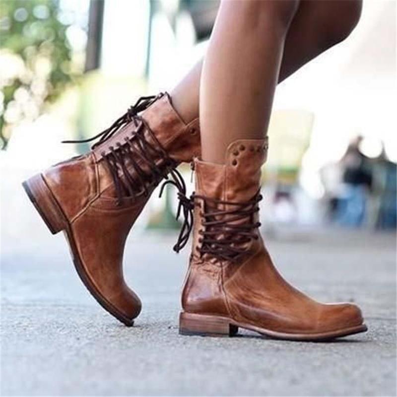 JOAN | VINTAGE SCHNÜRSTIEFEL MIT NIETEN – WADENHOCH