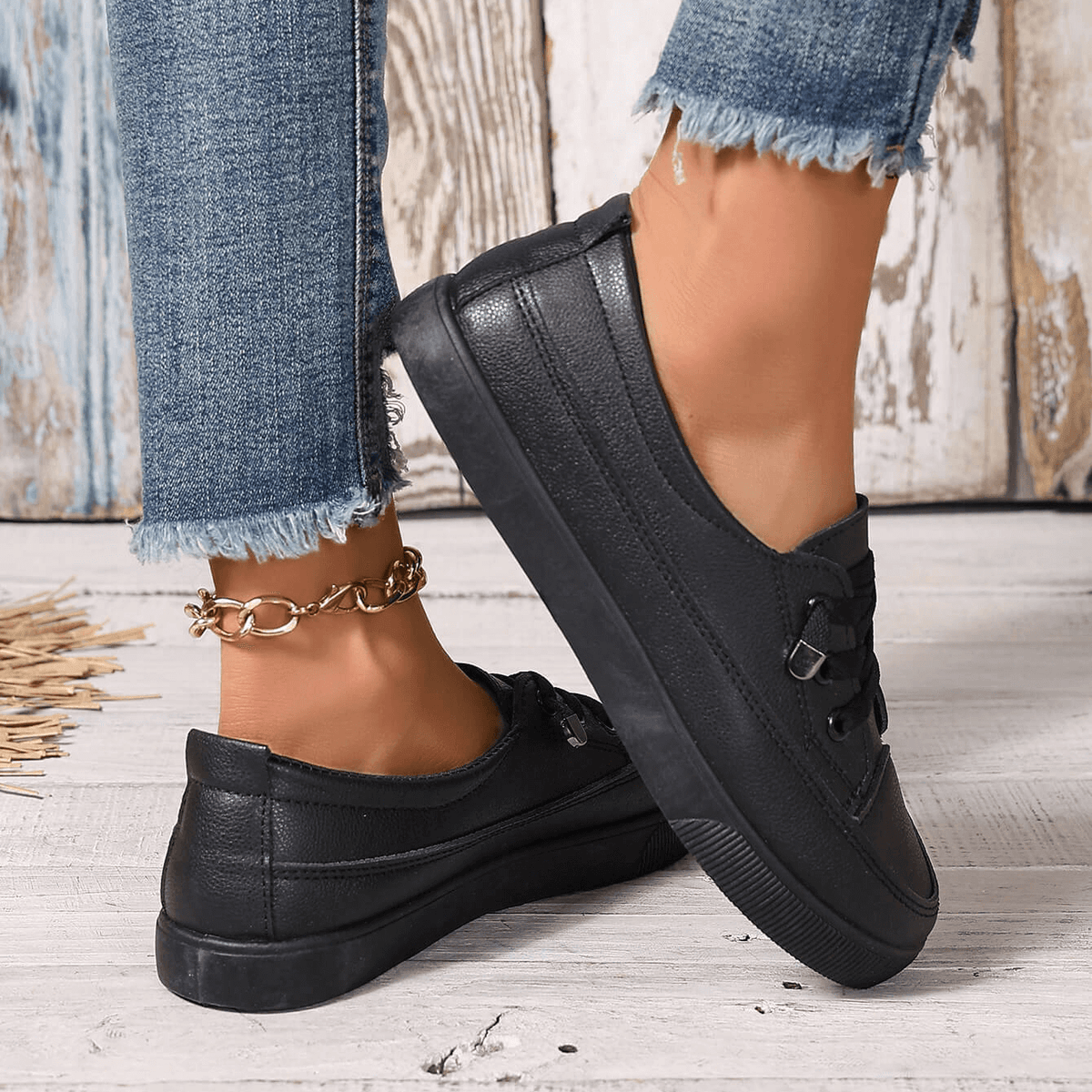 LORNA | ORTHOPÄDISCHE WEISSE SCHNÜR-SLIPPER