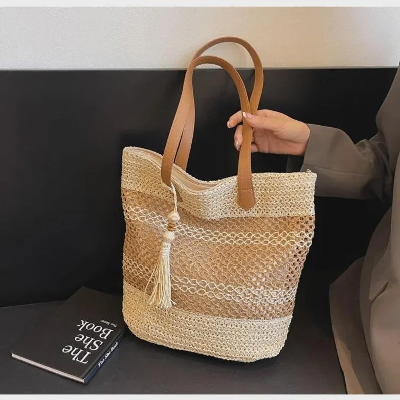 MIRA | BOHO-STROHTASCHE MIT QUASTEN