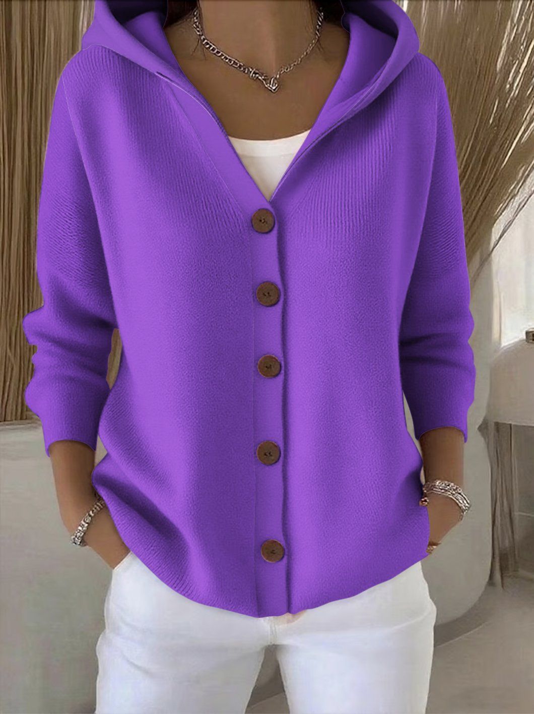 DARIENNE | GESTRICKTE KAPUZENSTRICKJACKE MIT KNÖPFEN