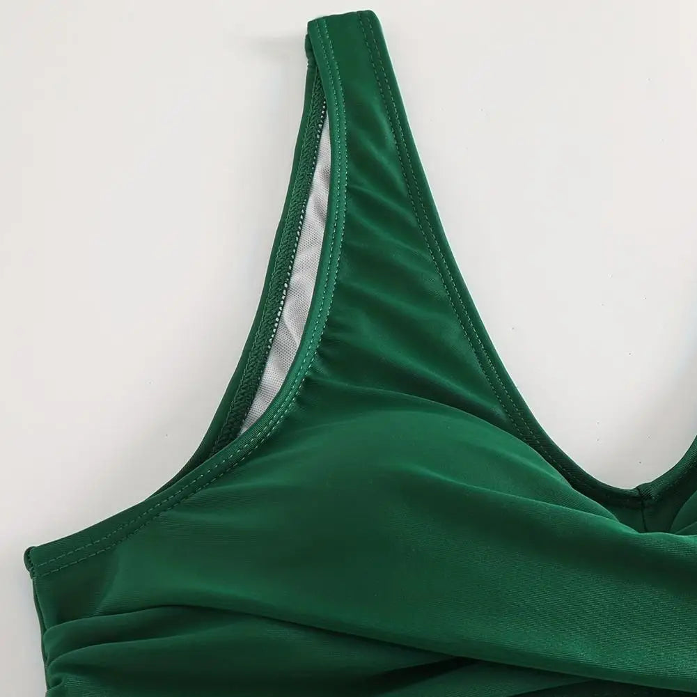 SARENA | IHR BIKINI MIT BAUCH-WEG-EFFEKT UND ELEGANTEM V-AUSSCHNITT