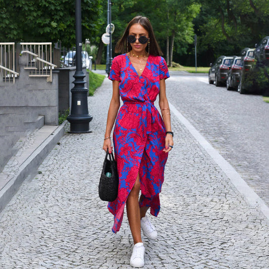 DEBORAH | KURZARM-WICKELKLEID IN MIDI-LÄNGE MIT BLUMENMUSTER