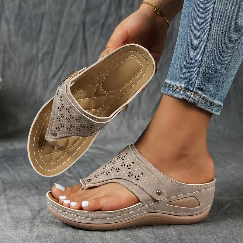 GLENDA | SANDALEN MIT KEILABSATZ-STÜTZE