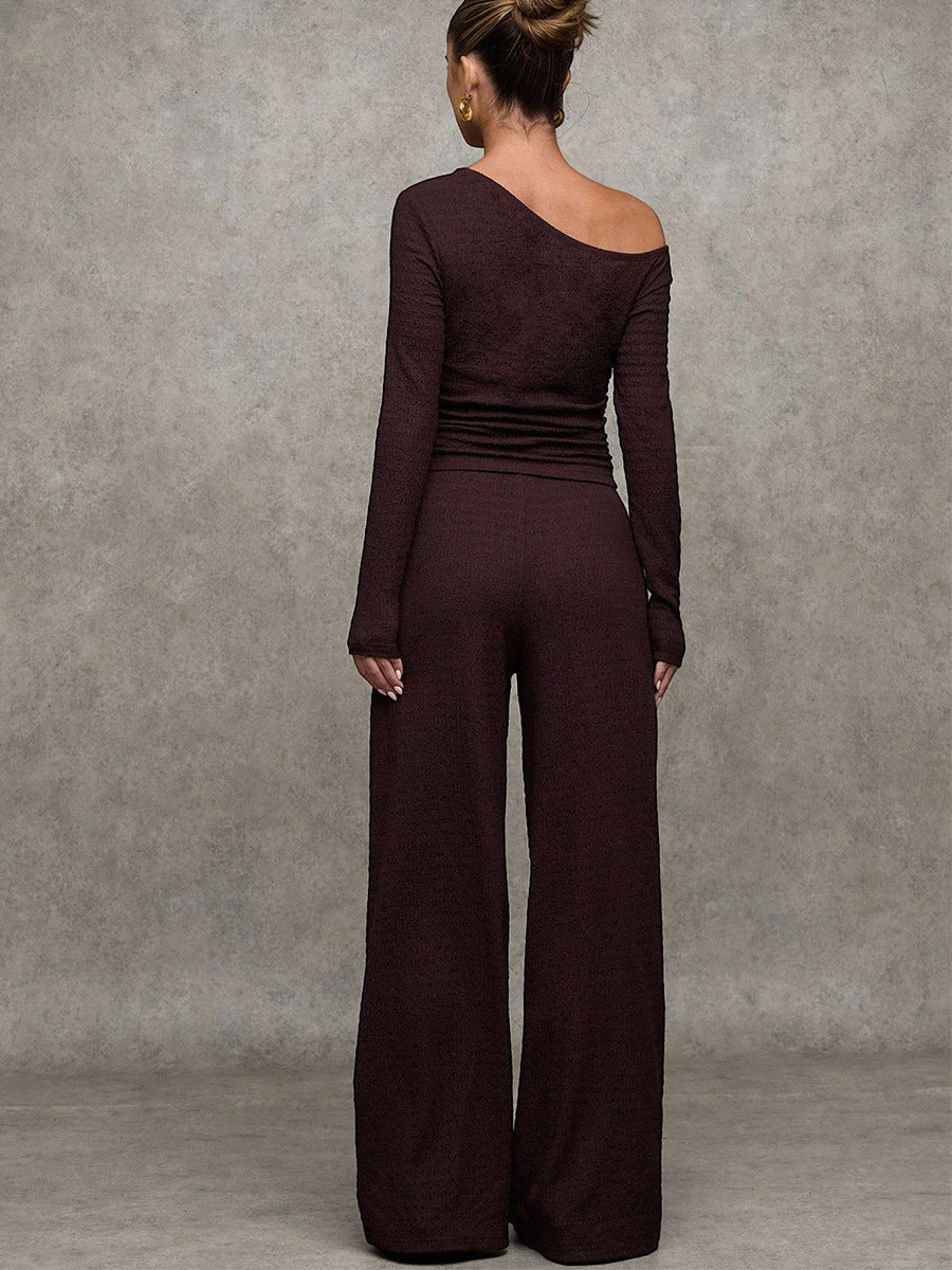 AMELIA | BRAUNES SCHULTERFREIES STRICKOBERTEIL UND HOSE MIT WEITEM BEIN SET