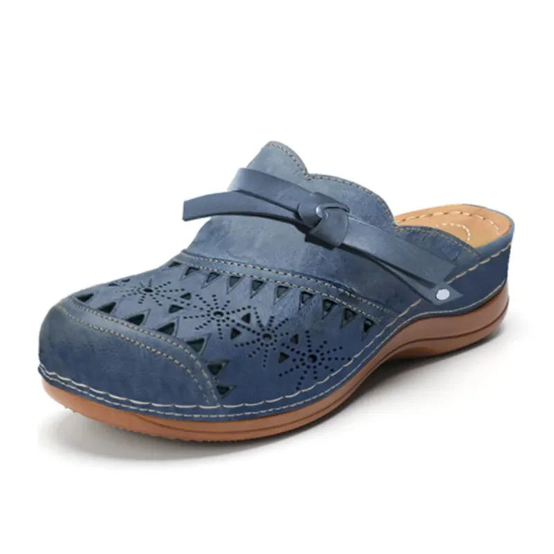 KATHLEEN | ORTHOPÄDISCHE CLOGS MIT PERFORIERTEM RIEMEN