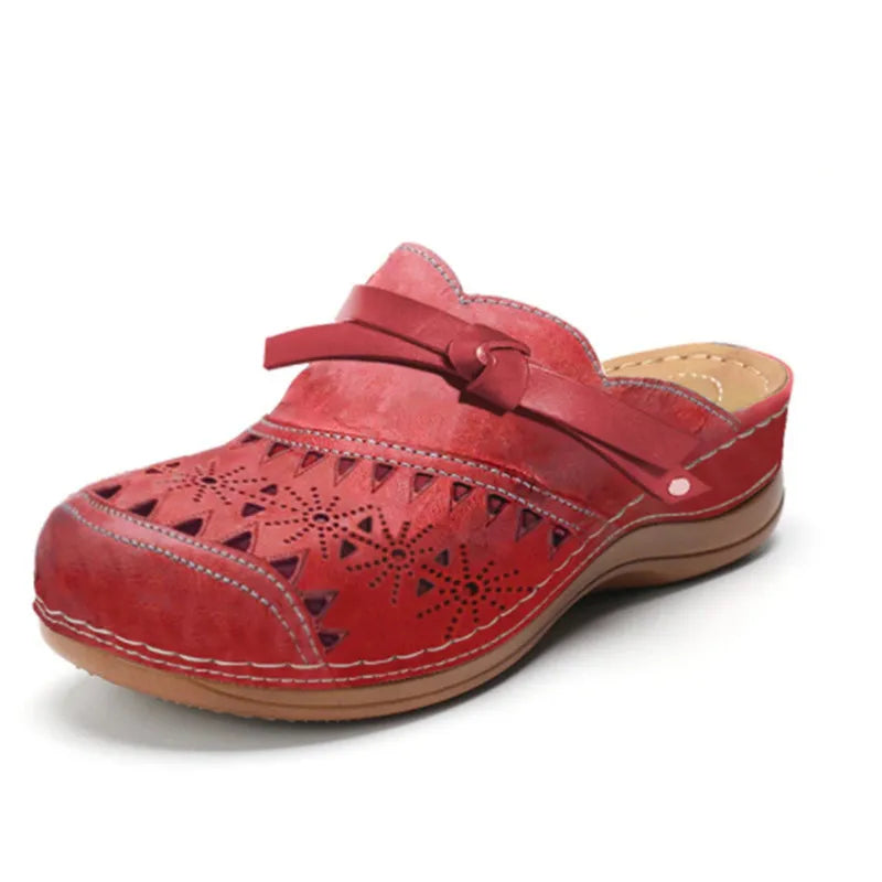 KATHLEEN | ORTHOPÄDISCHE CLOGS MIT PERFORIERTEM RIEMEN