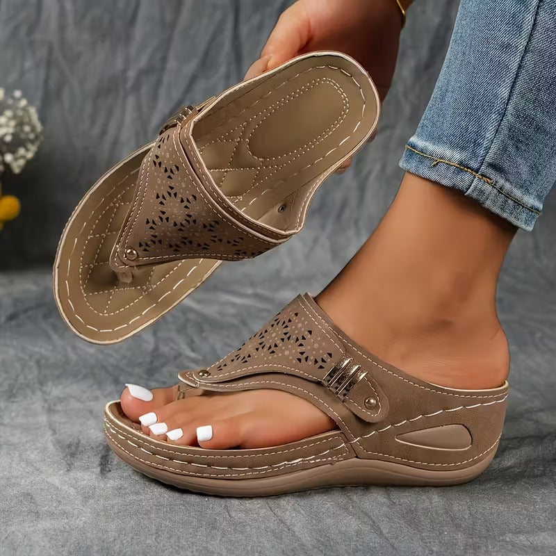 GLENDA | SANDALEN MIT KEILABSATZ-STÜTZE
