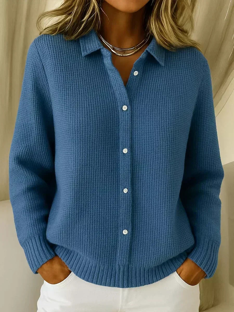 CAMILLE | STRUKTURIERTE STRICKJACKE MIT KNÖPFEN
