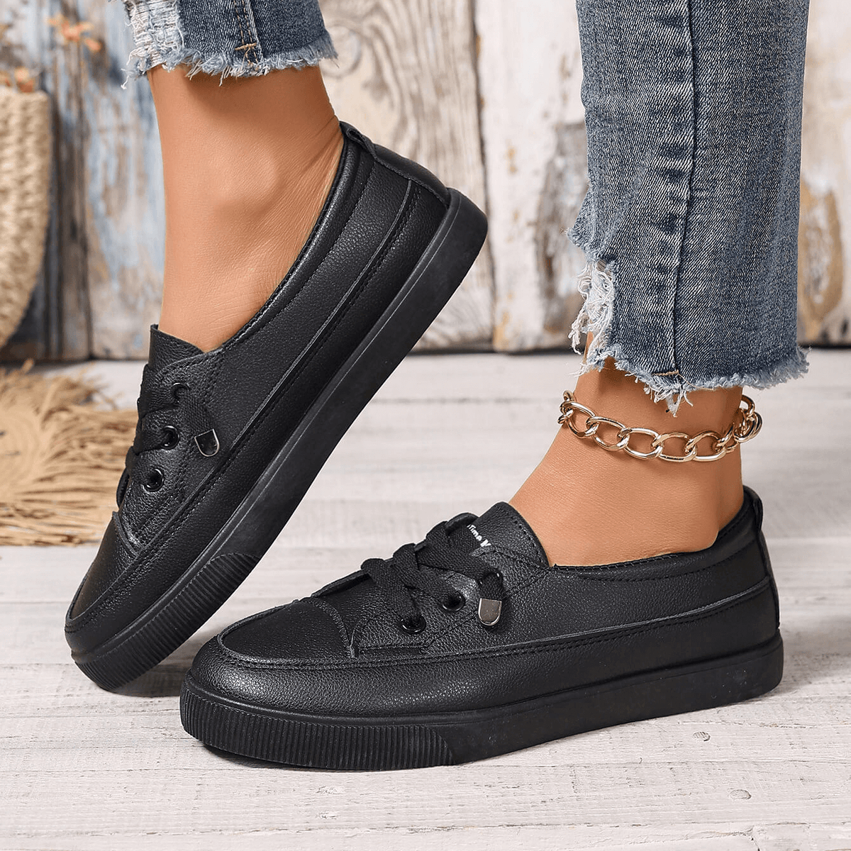 LORNA | ORTHOPÄDISCHE WEISSE SCHNÜR-SLIPPER