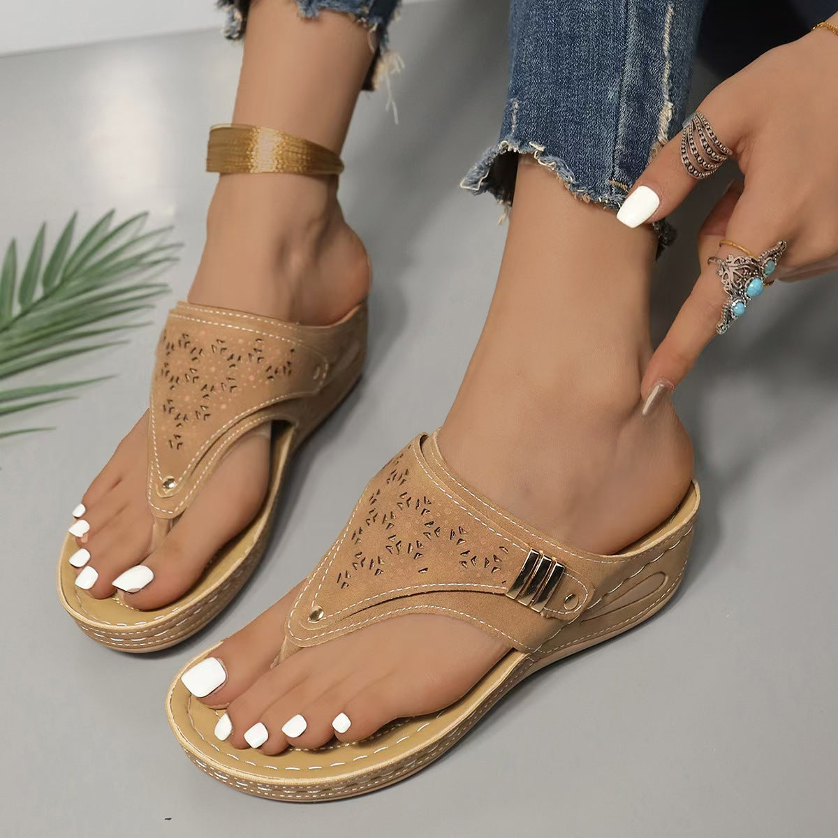 GLENDA | SANDALEN MIT KEILABSATZ-STÜTZE