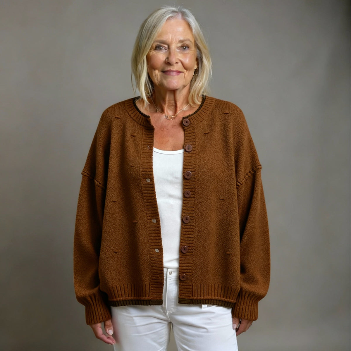 DIE ISOLDE | STRUKTURIERTE STRICKJACKE