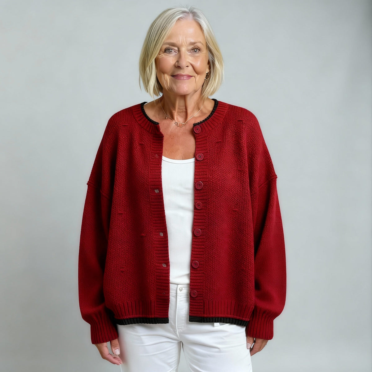 DIE ISOLDE | STRUKTURIERTE STRICKJACKE