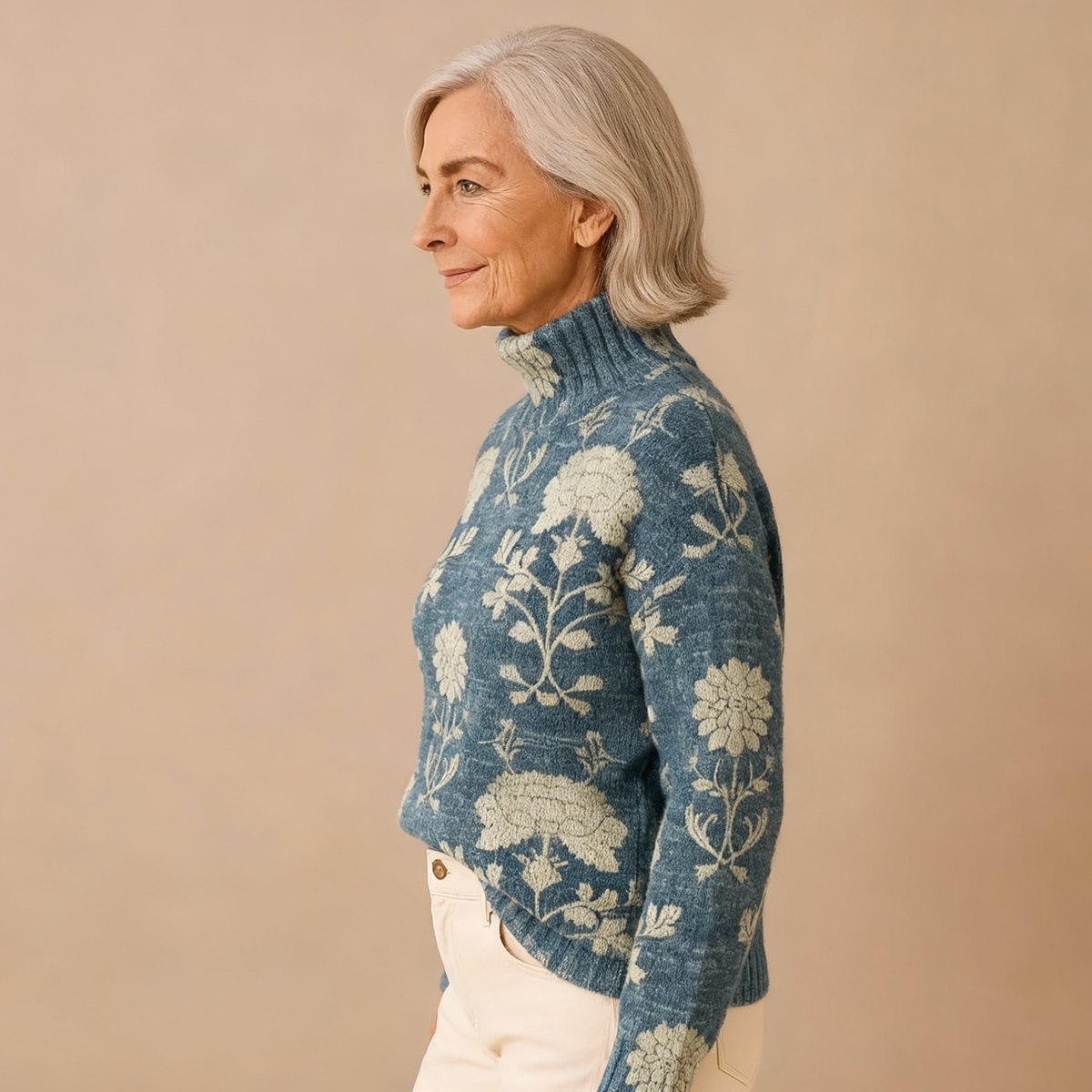 GEORGIA | ZEITLOSER STRICKROLLKRAGENPULLOVER MIT BLUMENMUSTER