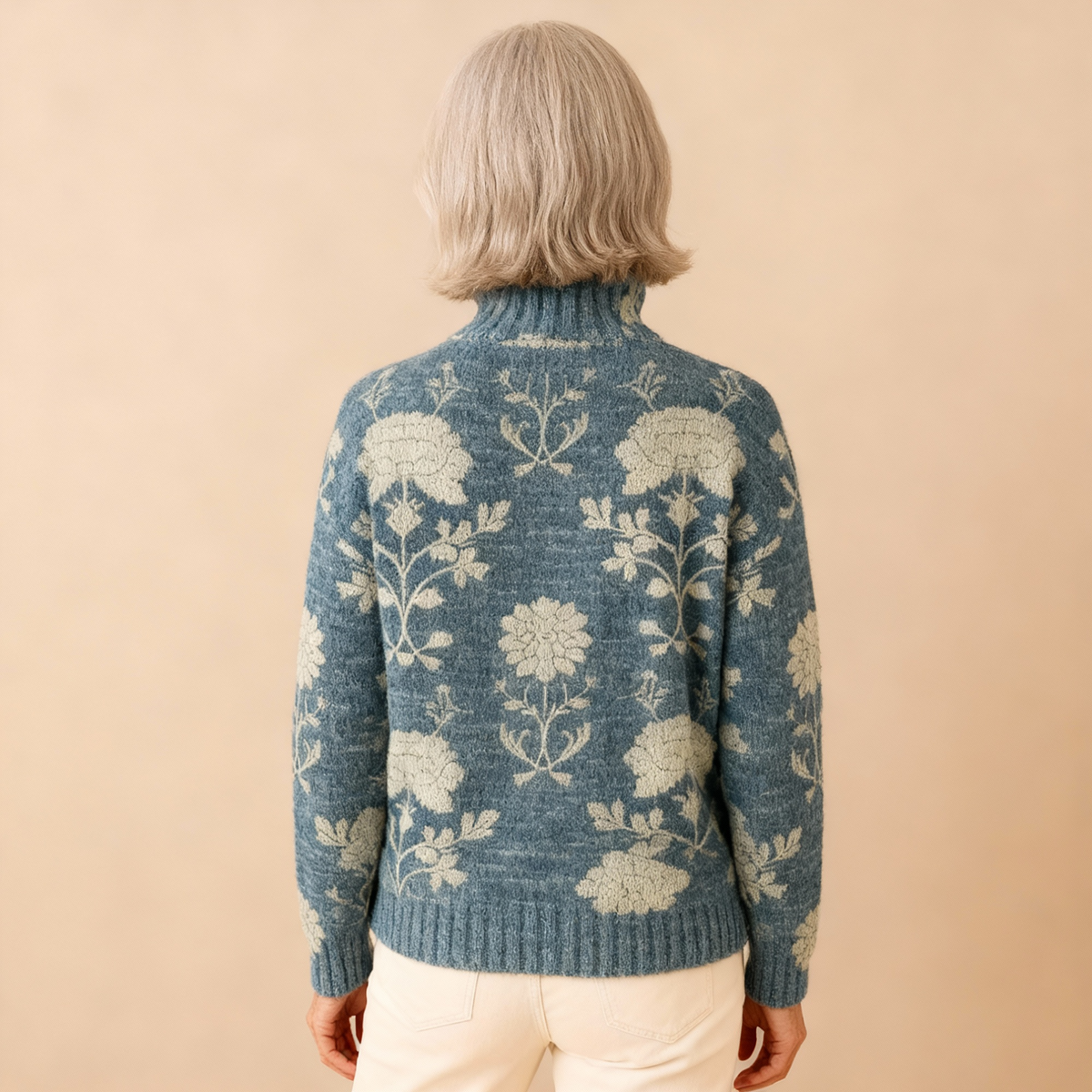 GEORGIA | ZEITLOSER STRICKROLLKRAGENPULLOVER MIT BLUMENMUSTER