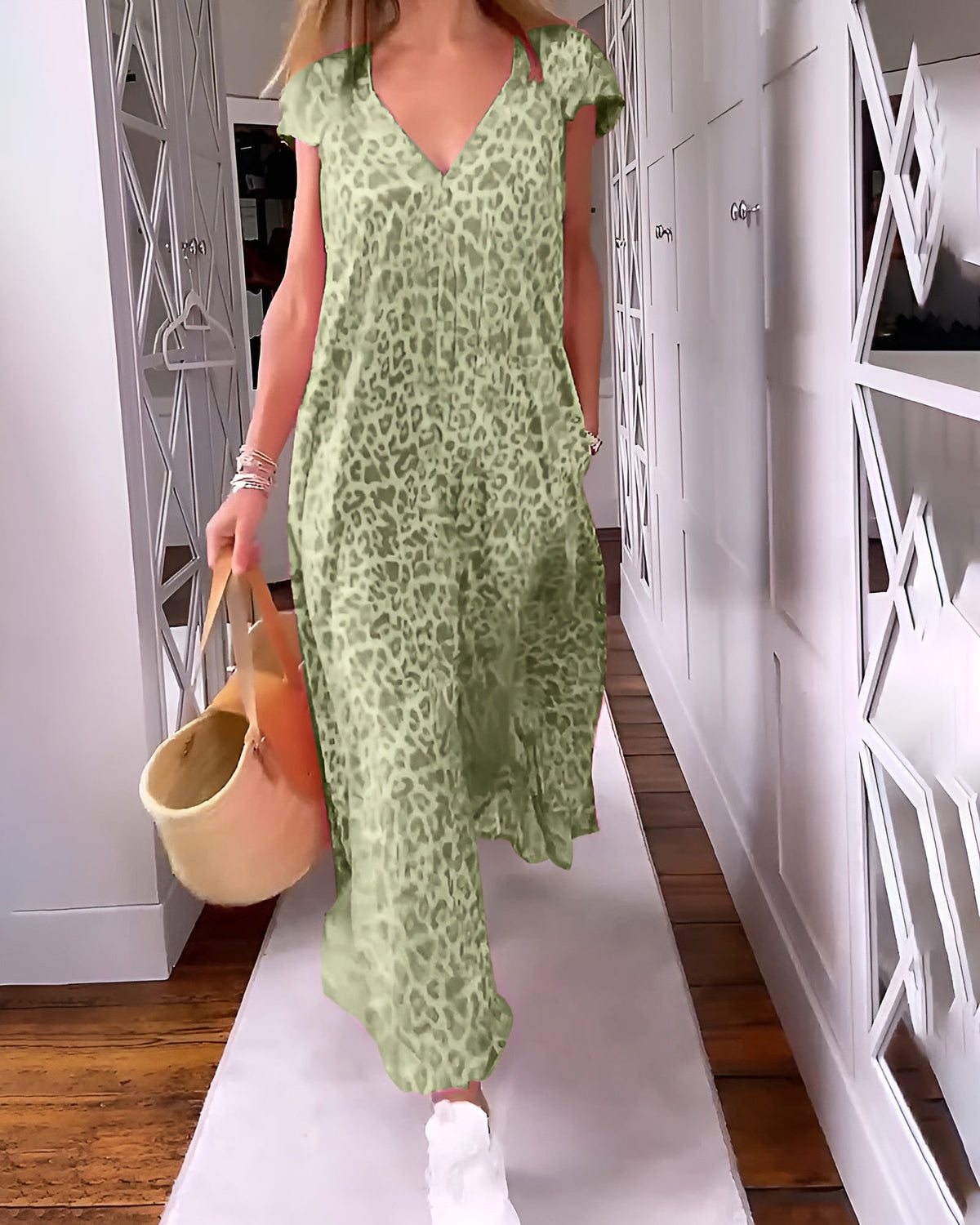 VÉRONIQUE | LANGES KLEID MIT V-AUSSCHNITT UND KURZEN ÄRMELN