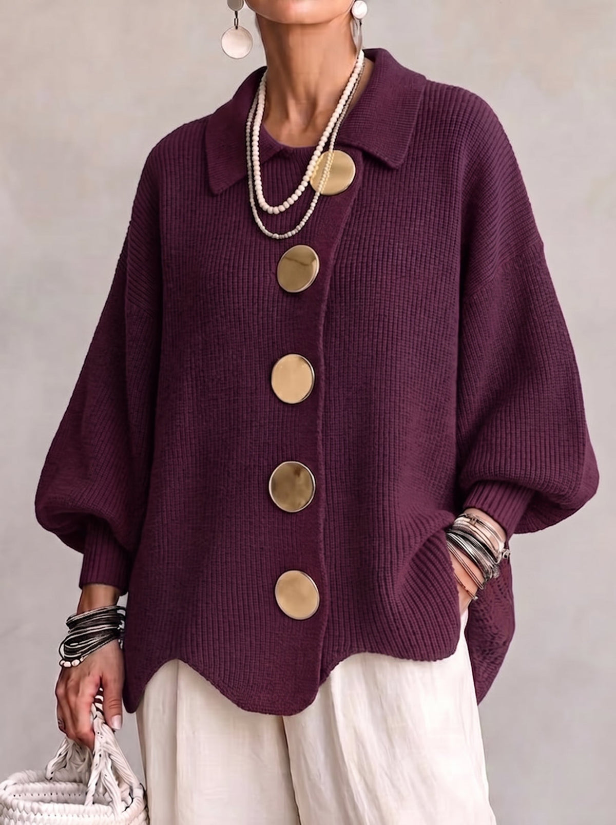 KATRIEN | OVERSIZED STRICKJACKE MIT KRAGEN UND METALLKNÖPFEN