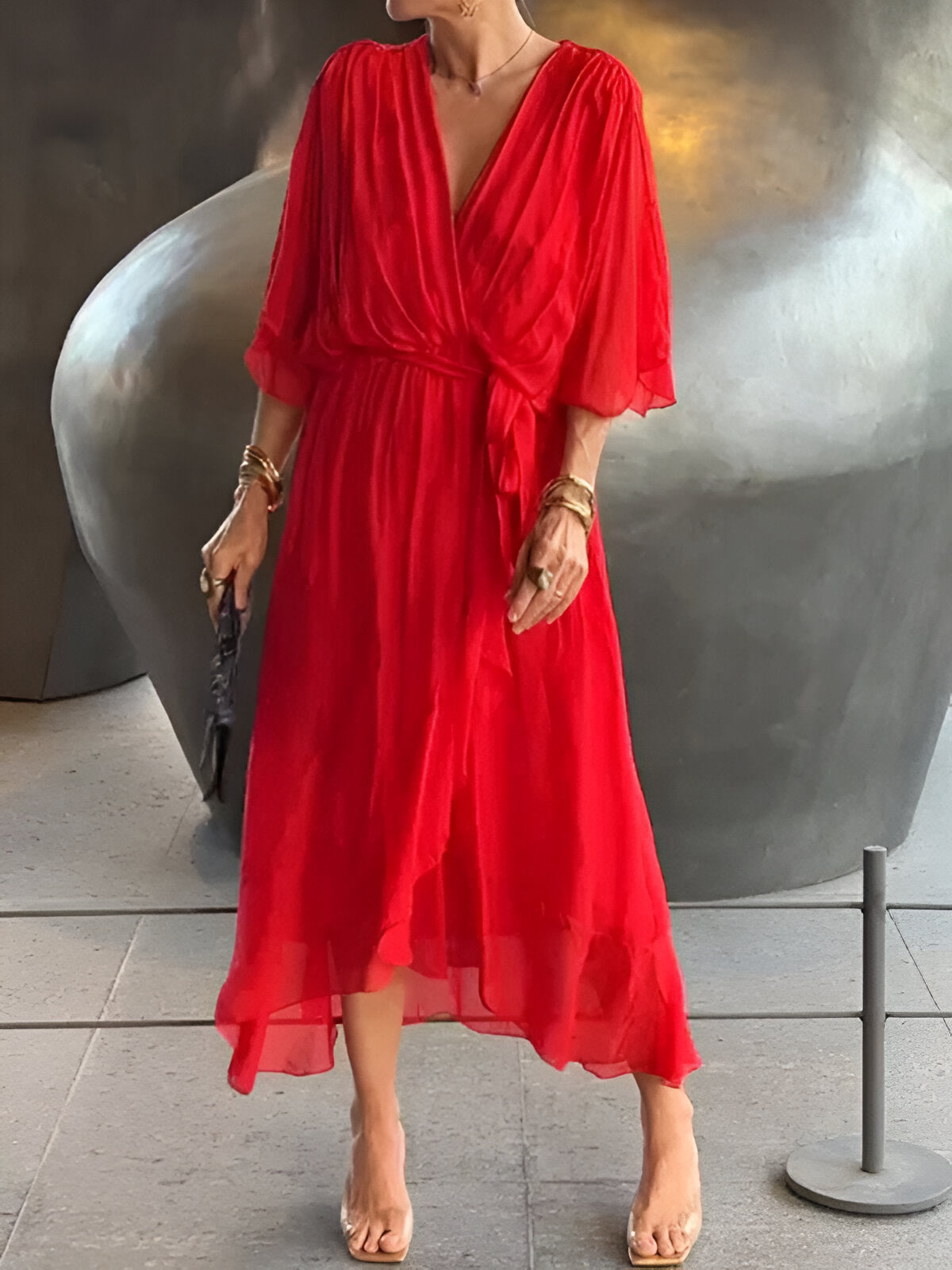 MONICA | CHIFFONKLEID MIT V-AUSSCHNITT