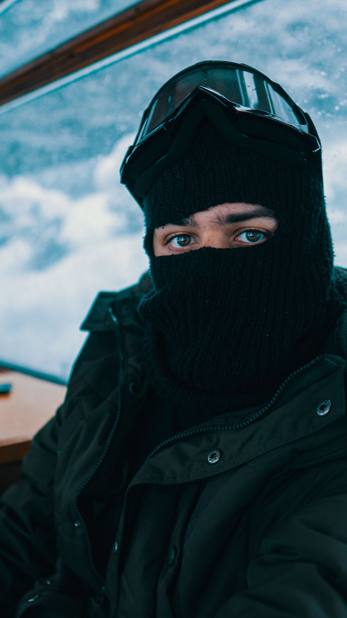 VOORBEELD - rechtenvrije stockfoto (Pexels), niet Skigrin's eigen product: saai zwart skimasker